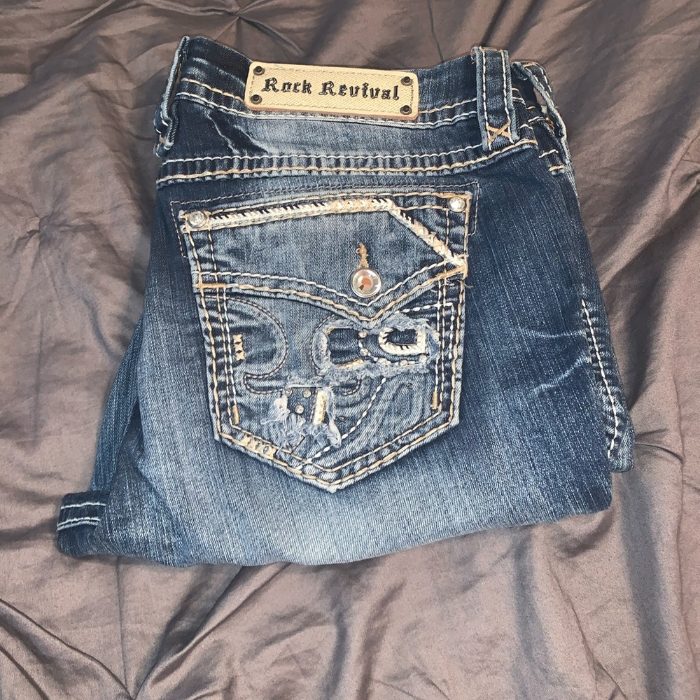 ‼️SOLD‼️Rock Revival Mid-Rise Skinny Jeans